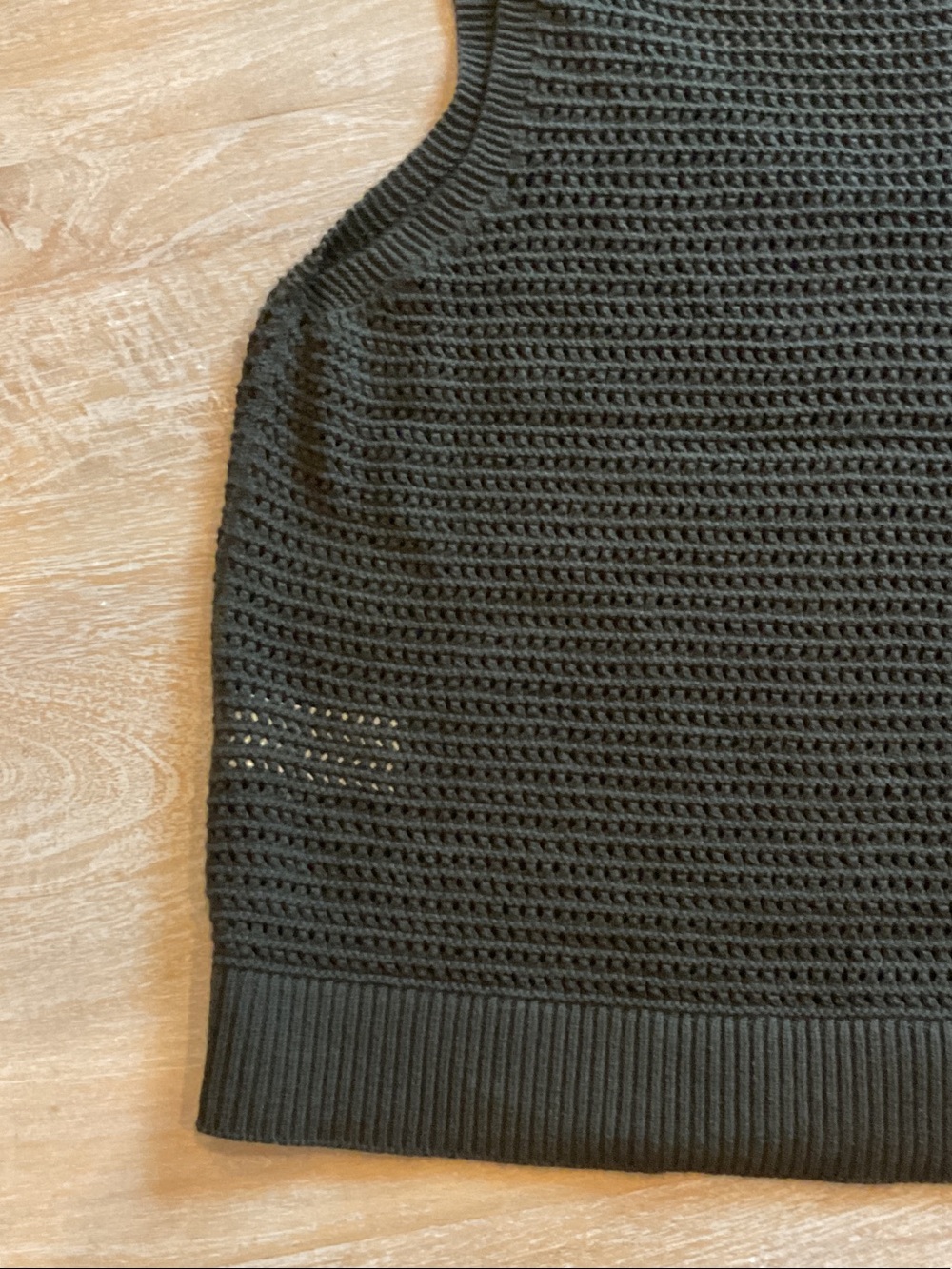 Banana Republic Olive V-Neck Knit Tank - Picture 10 of 11